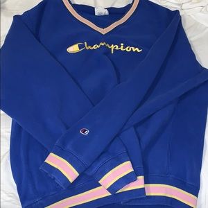 Champion Heritage V-Neck Sweater/Shirt